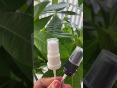 OEM 18/415 유리 향수 병을 위한 단계 장식과 함께 검은색과 흰색 안개 스프레이어